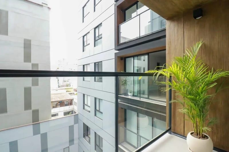 Mesmerizing 2BR with Balcony in the Heart of Miraflores