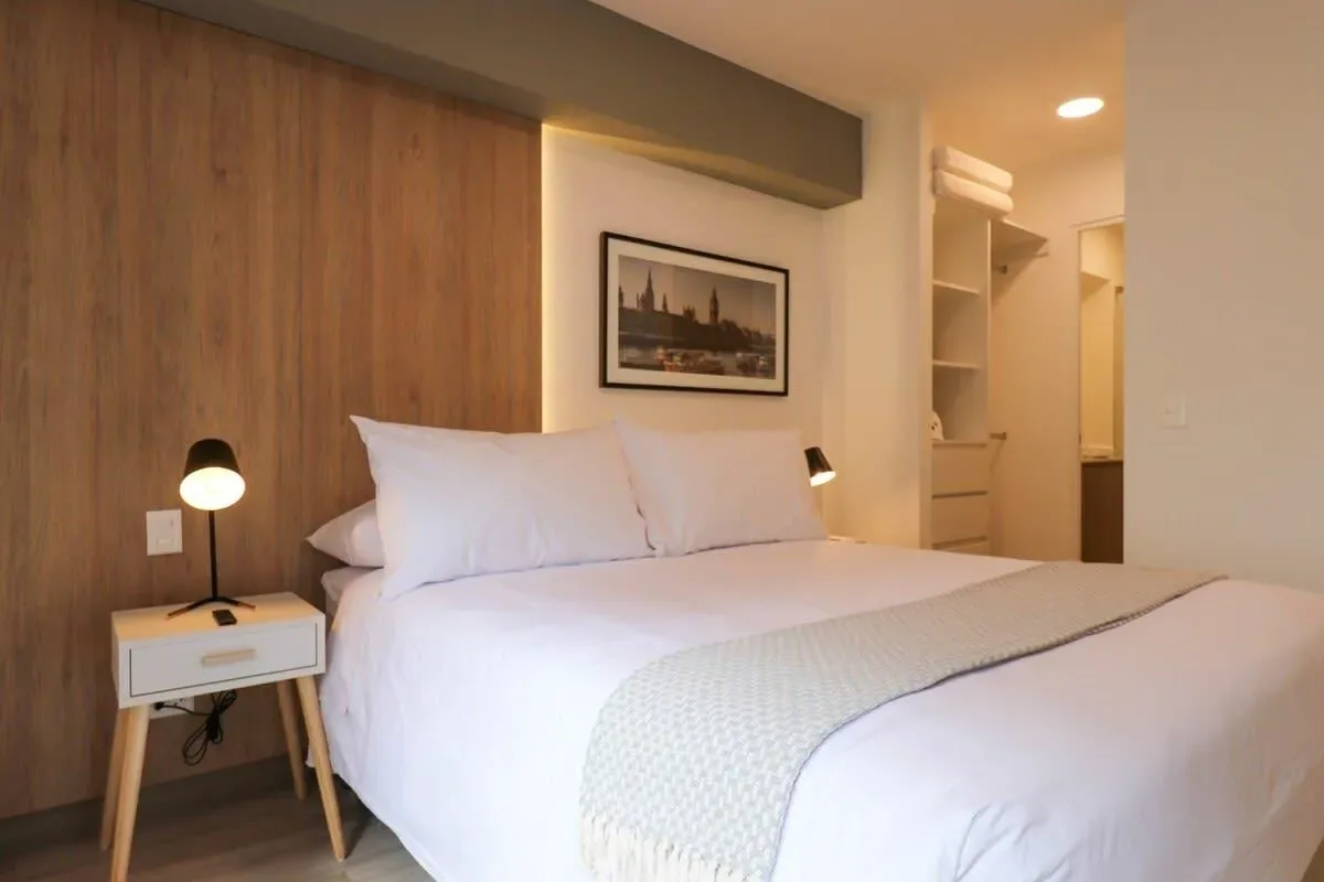 Mesmerizing 2BR with Balcony in the Heart of Miraflores
