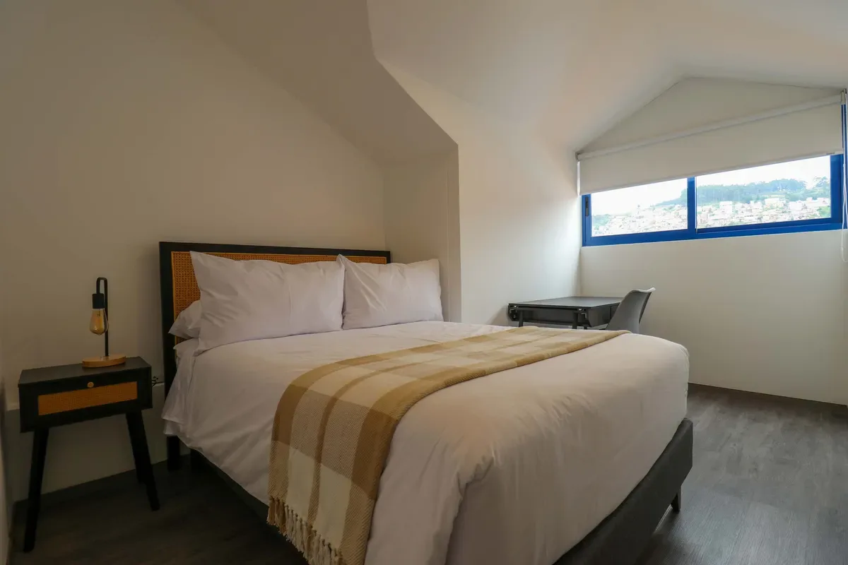 Spacious 2BR in Historic Cusco w/ Balcony