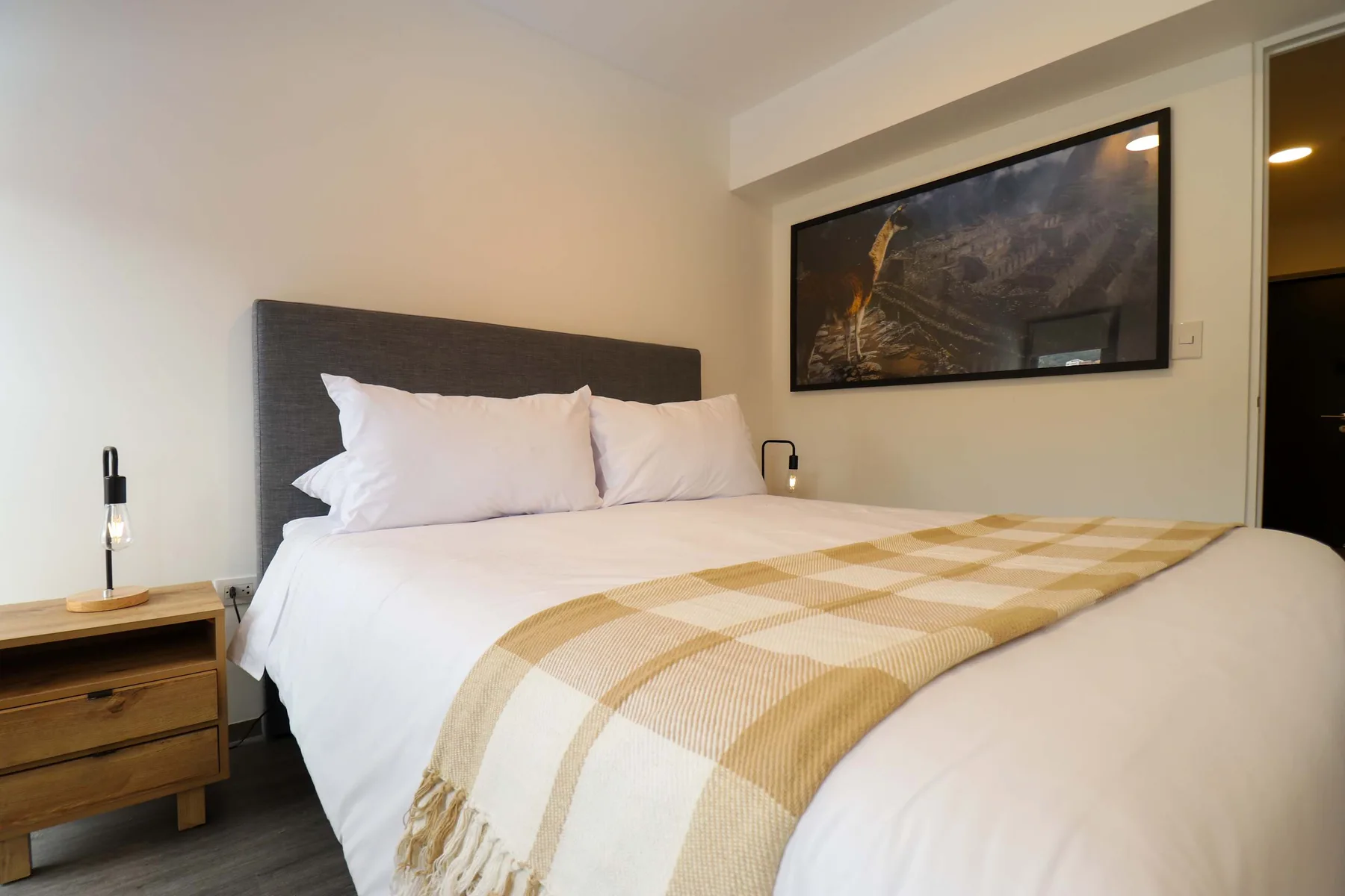 Spacious 2BR in Historic Cusco w/ Balcony