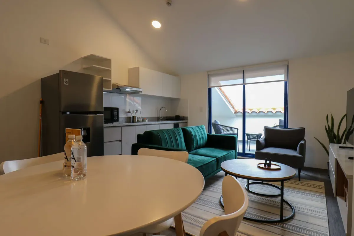 Spacious 2BR in Historic Cusco w/ Balcony