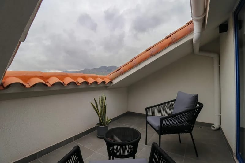 Spacious 2BR in Historic Cusco w/ Balcony