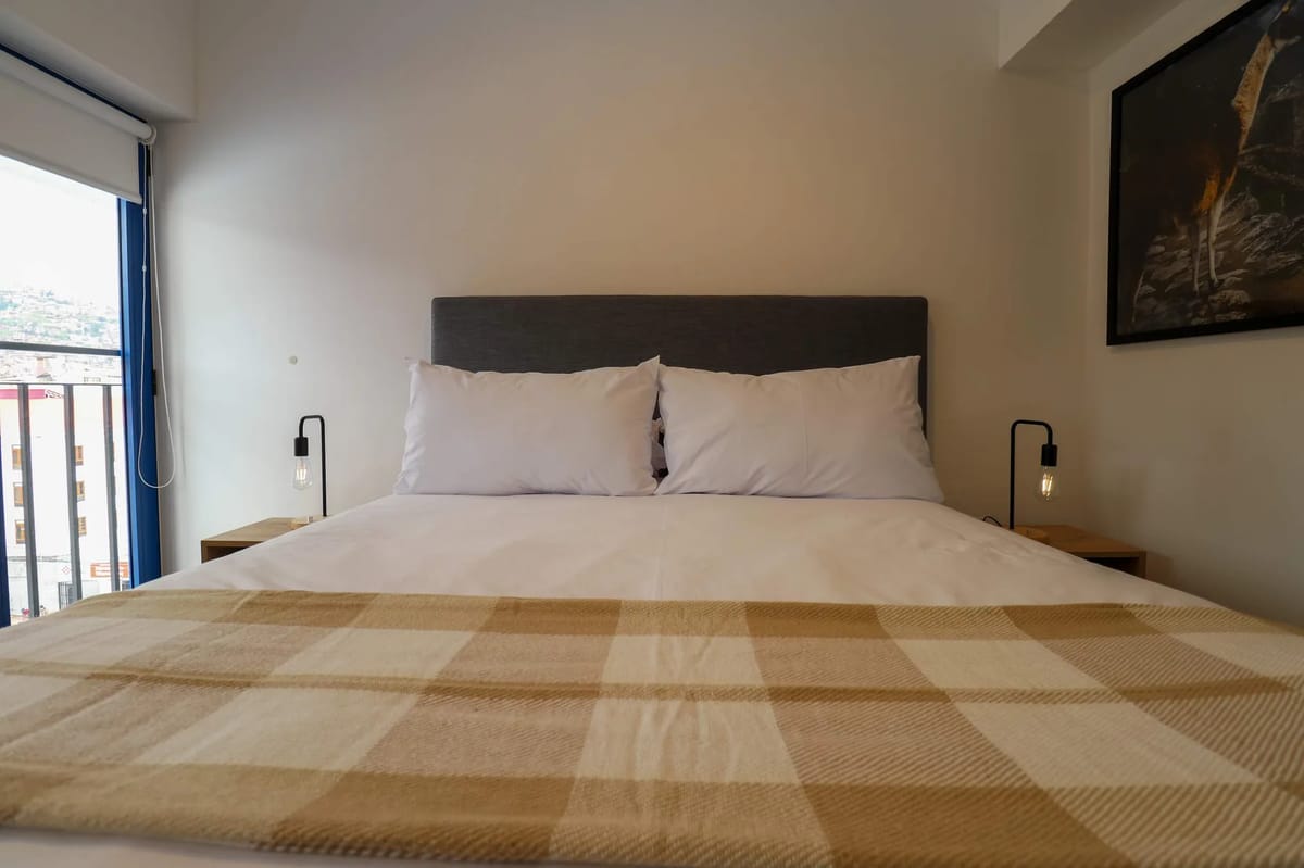 Spacious 2BR in Historic Cusco w/ Balcony