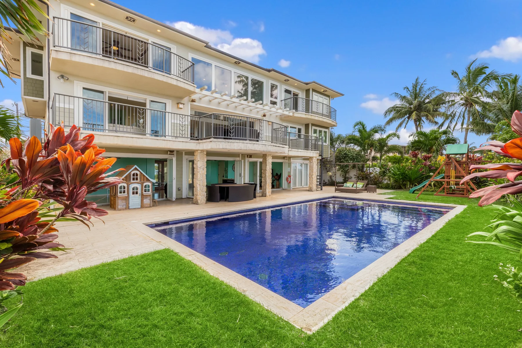 Waialua Beachfront Getaway