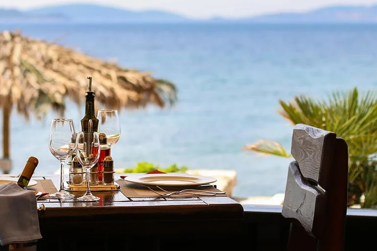 Seaside dining