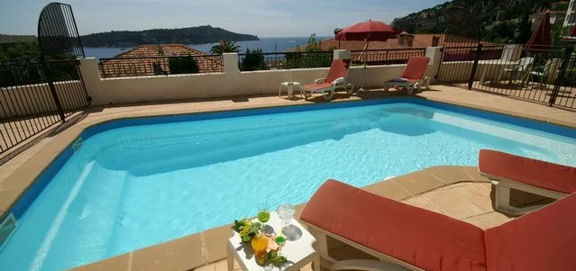 Outdoor swimming pool