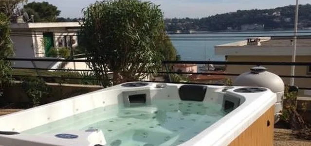 Jacuzzi