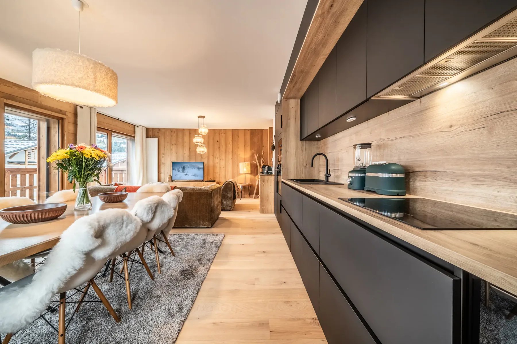 Comtemporary designed kitchen family apartment Centaurea Megève