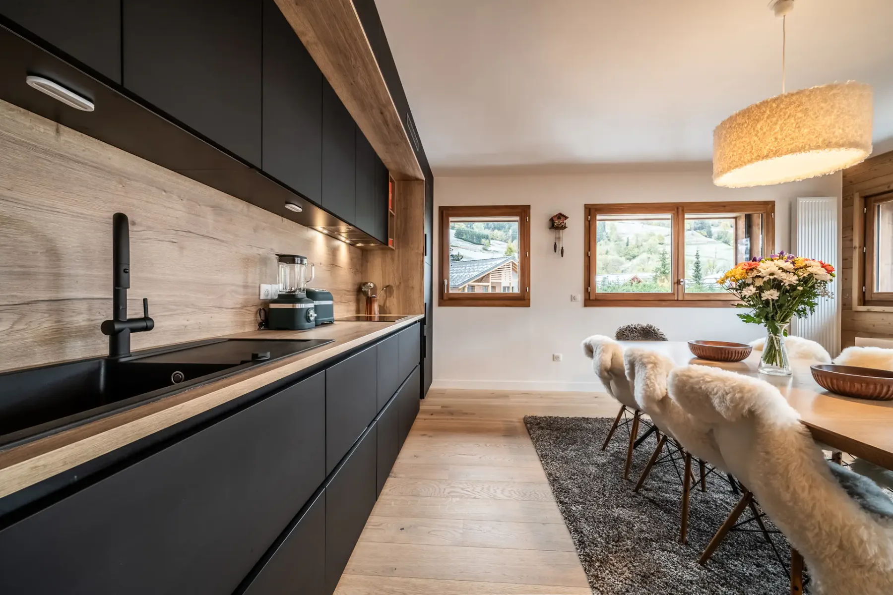 Comtemporary designed kitchen family apartment Centaurea Megève