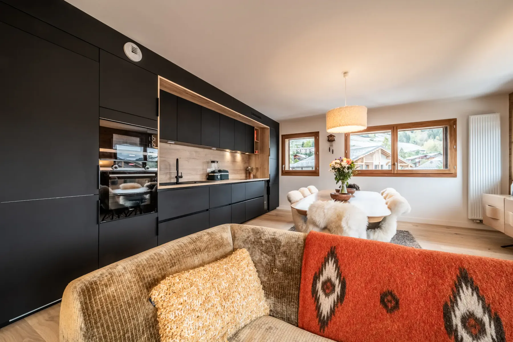 Spacious alpine living room family apartment Centaurea Megève