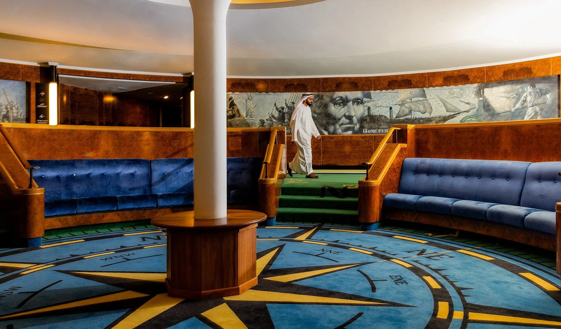 Midship lobby