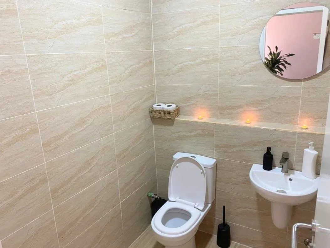 Baño privado integrado de la habitación doble