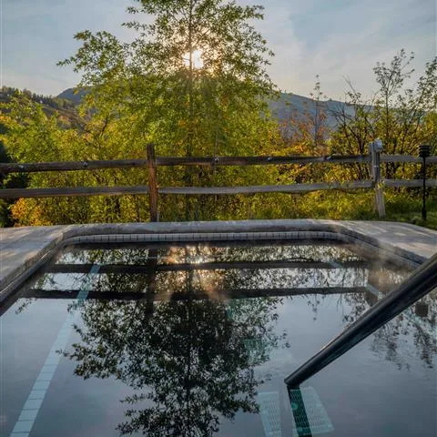 Outdoor hot tub
