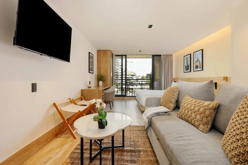 Designer Loft w/Balcony in Parque Mexico