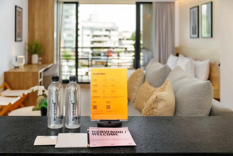 Designer Loft w/Balcony in Parque Mexico