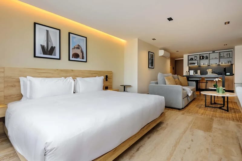 Designer Loft w/Balcony in Parque Mexico