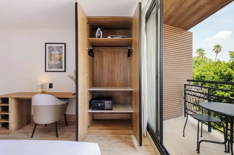 Designer Loft w/Balcony in Parque Mexico