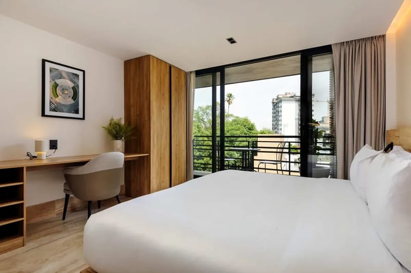 Designer Loft w/Balcony in Parque Mexico