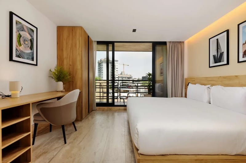 Designer Loft w/Balcony in Parque Mexico