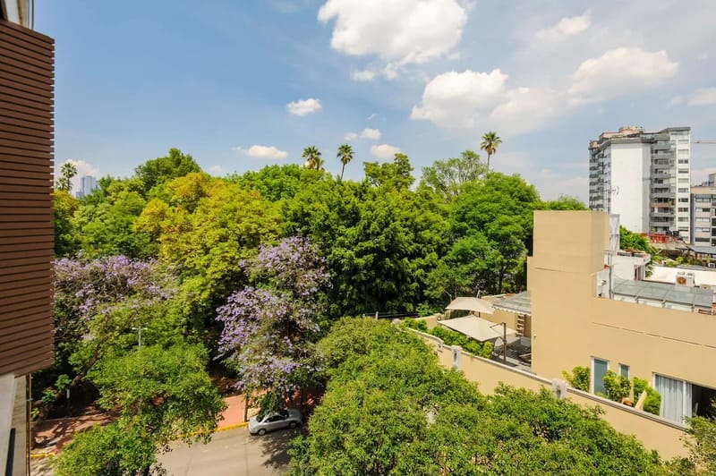 Designer Loft w/Balcony in Parque Mexico