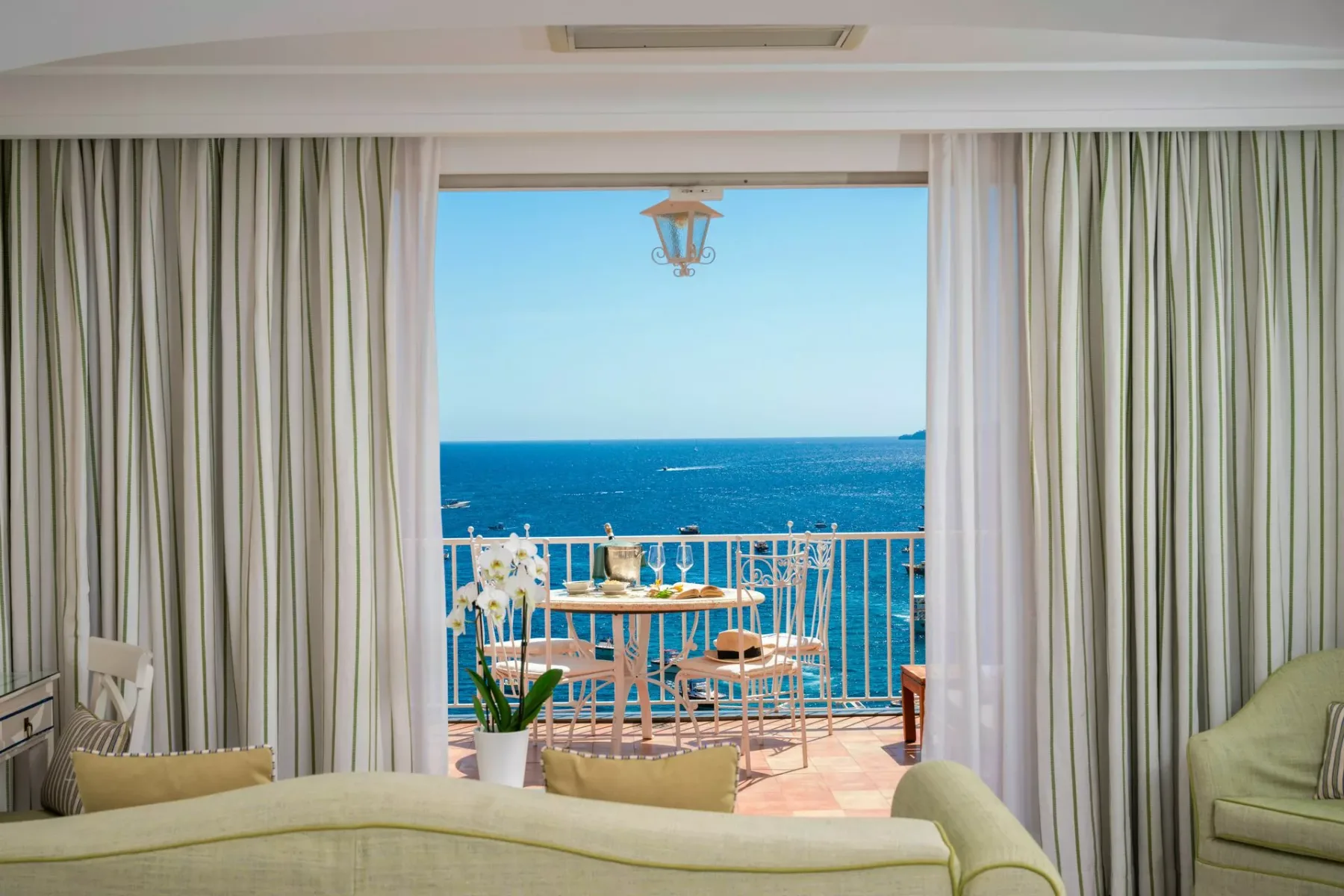Hotel Buca di Bacco room