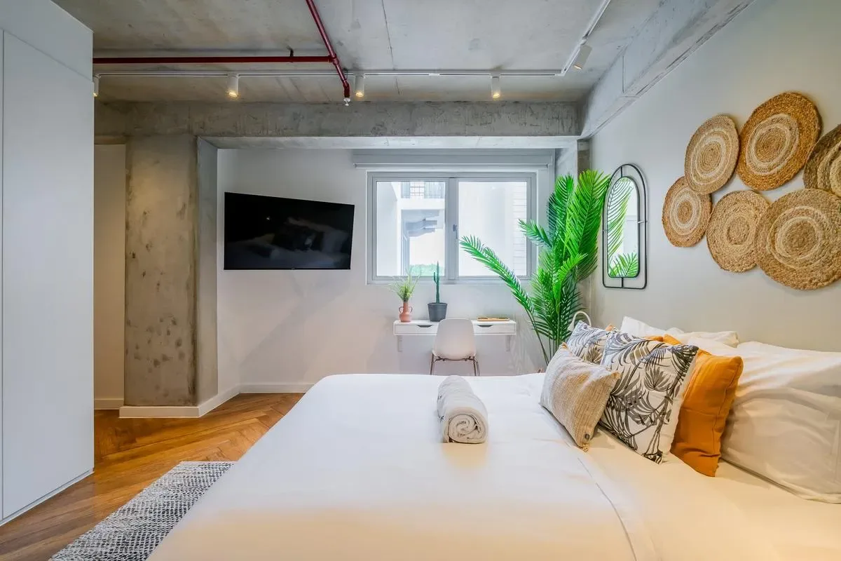 High-end 2BR in Plaza Herrera