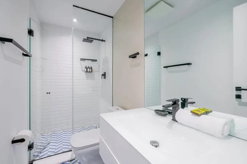 High-end 2BR in Plaza Herrera