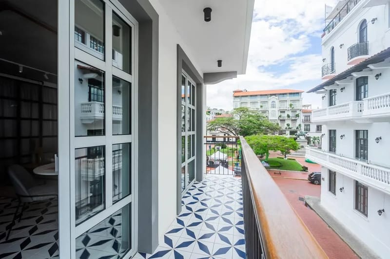 High-end 2BR in Plaza Herrera