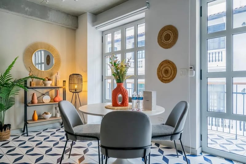 High-end 2BR in Plaza Herrera