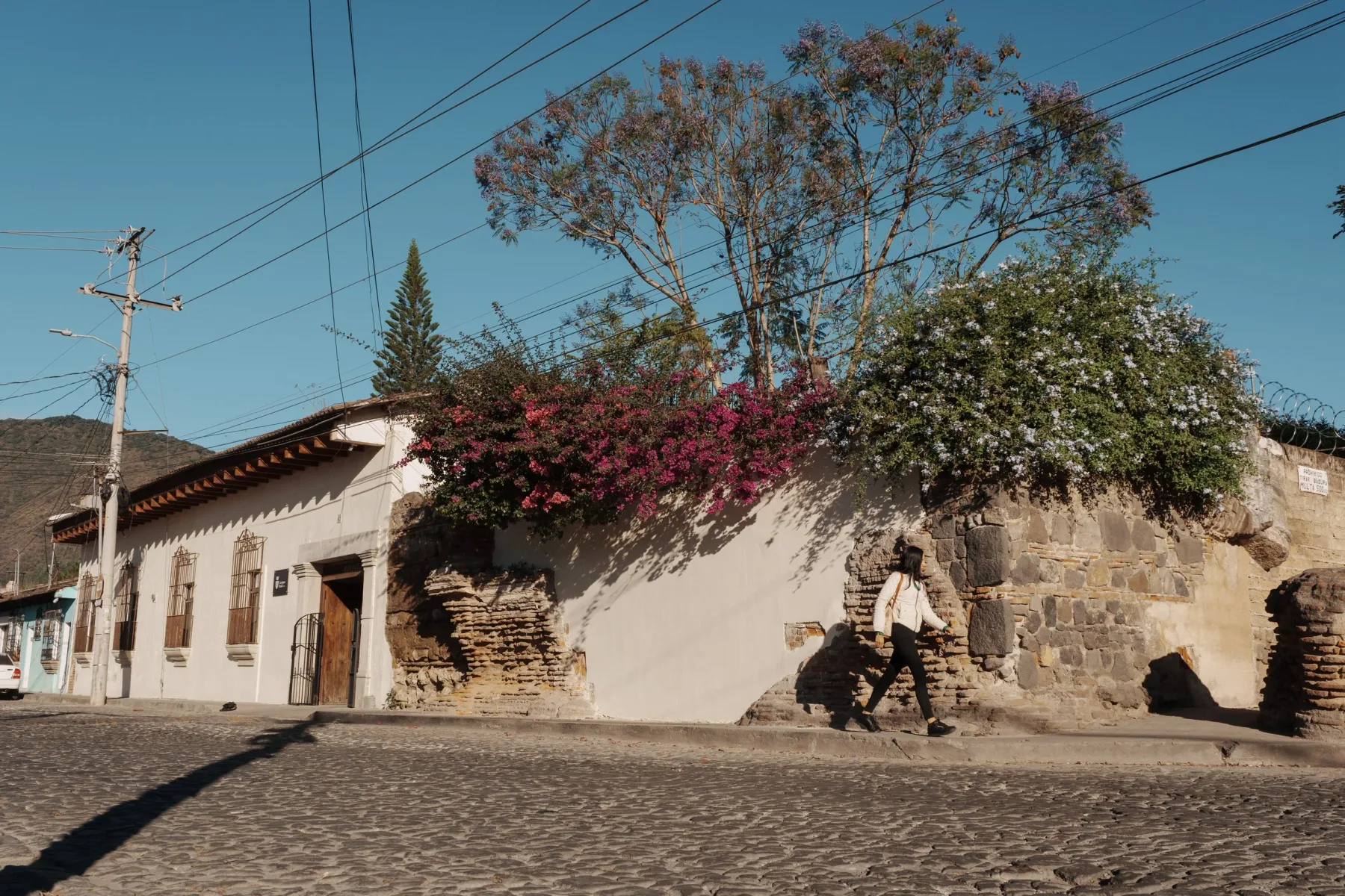 Exterior del Hotel Cacique Real.