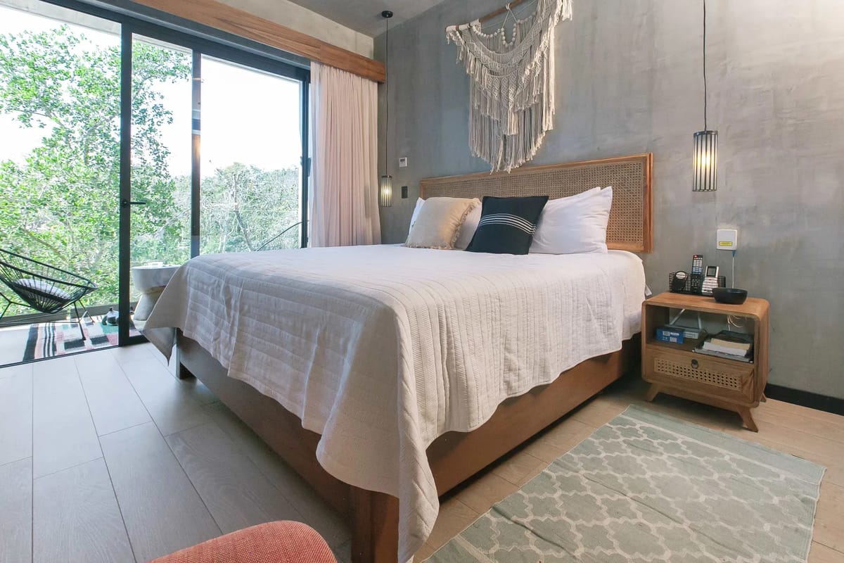 Cozy & Delightful Studio with Balcony