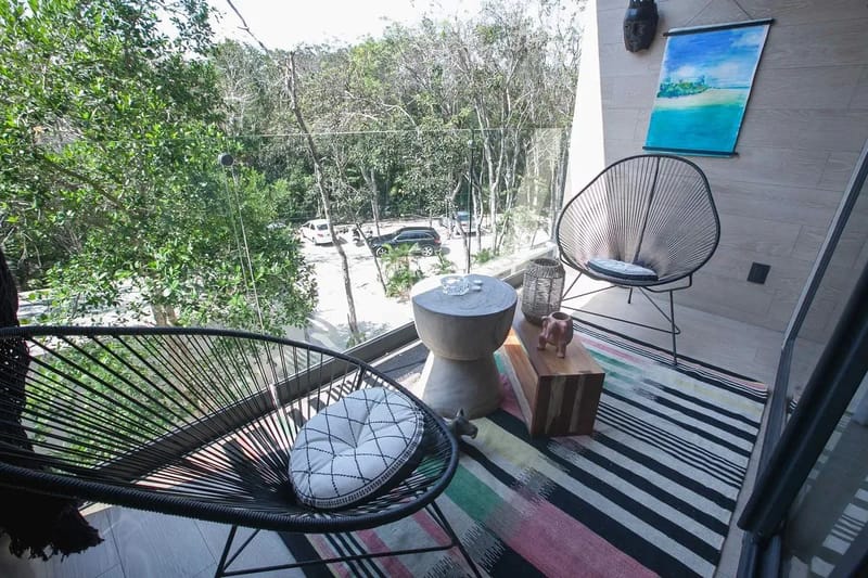 Cozy & Delightful Studio with Balcony