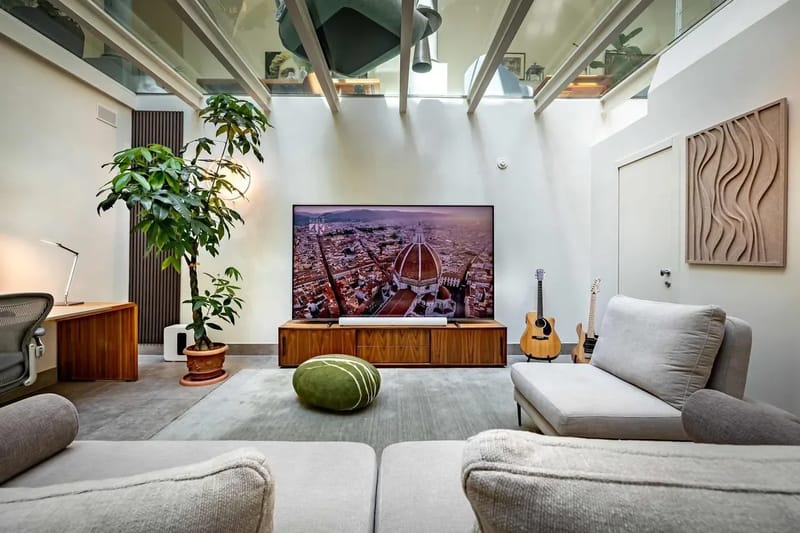 Deluxe King Suite