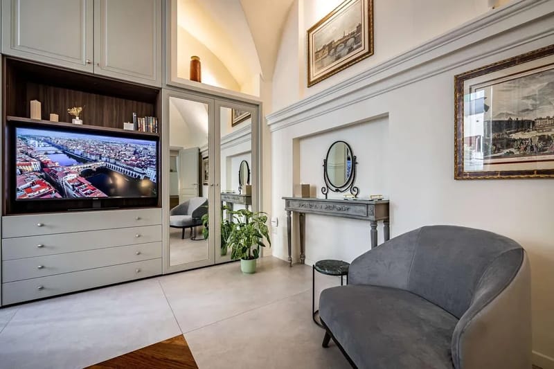 Deluxe King Suite