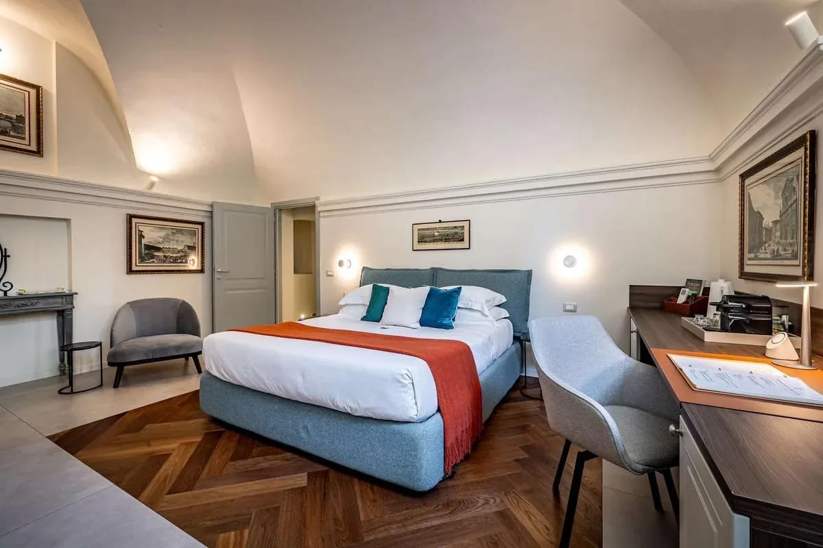 Deluxe King Suite