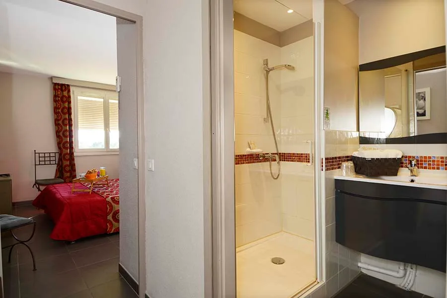 Habitación con baño