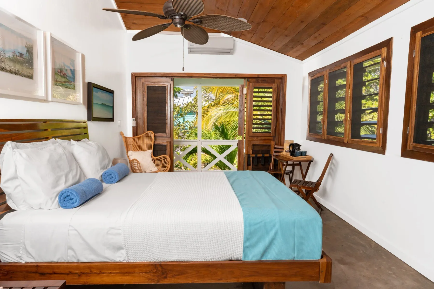 Camp Bay Lodge