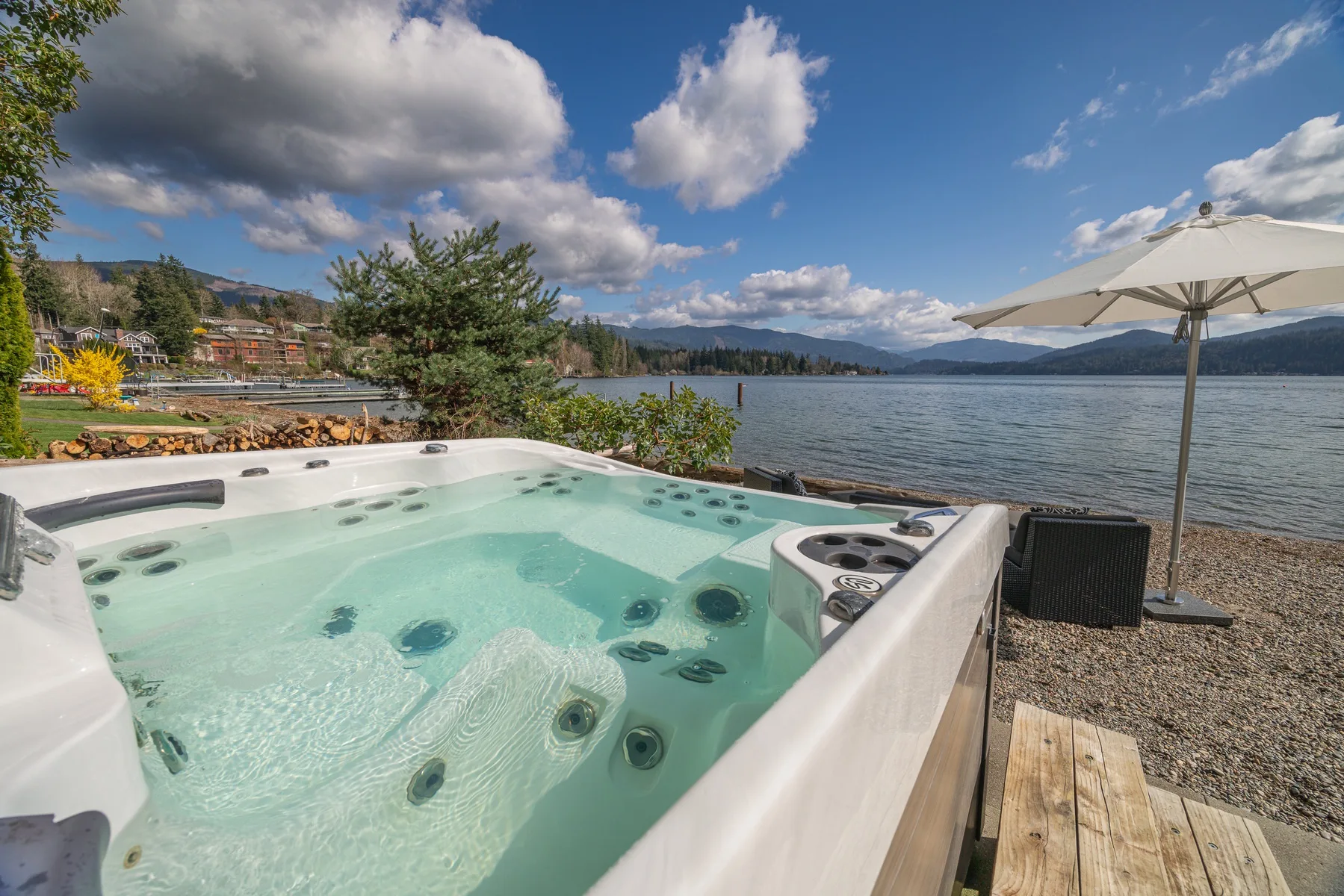 Lake Whatcom Beachfront Villa