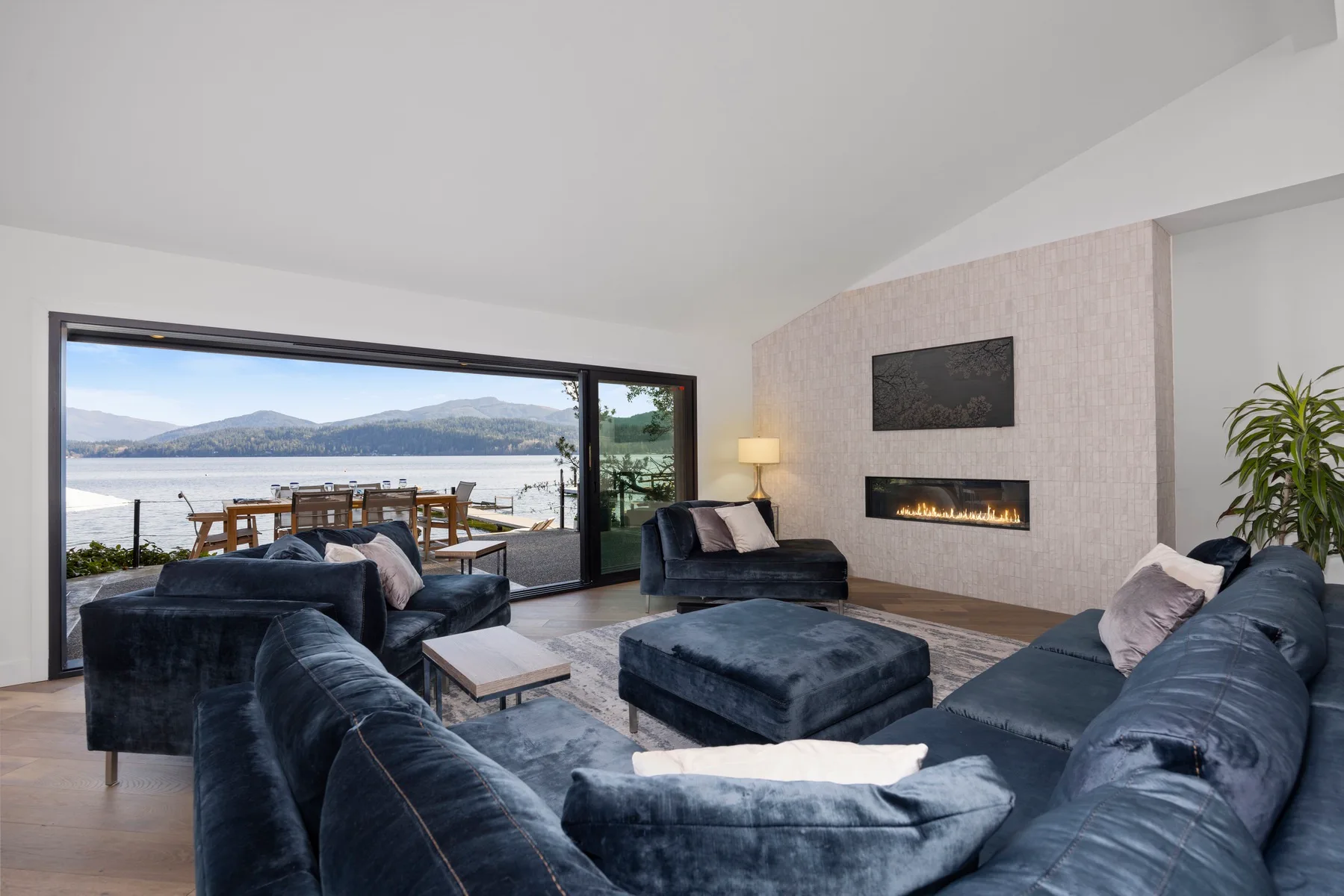 Lake Whatcom Beachfront Villa
