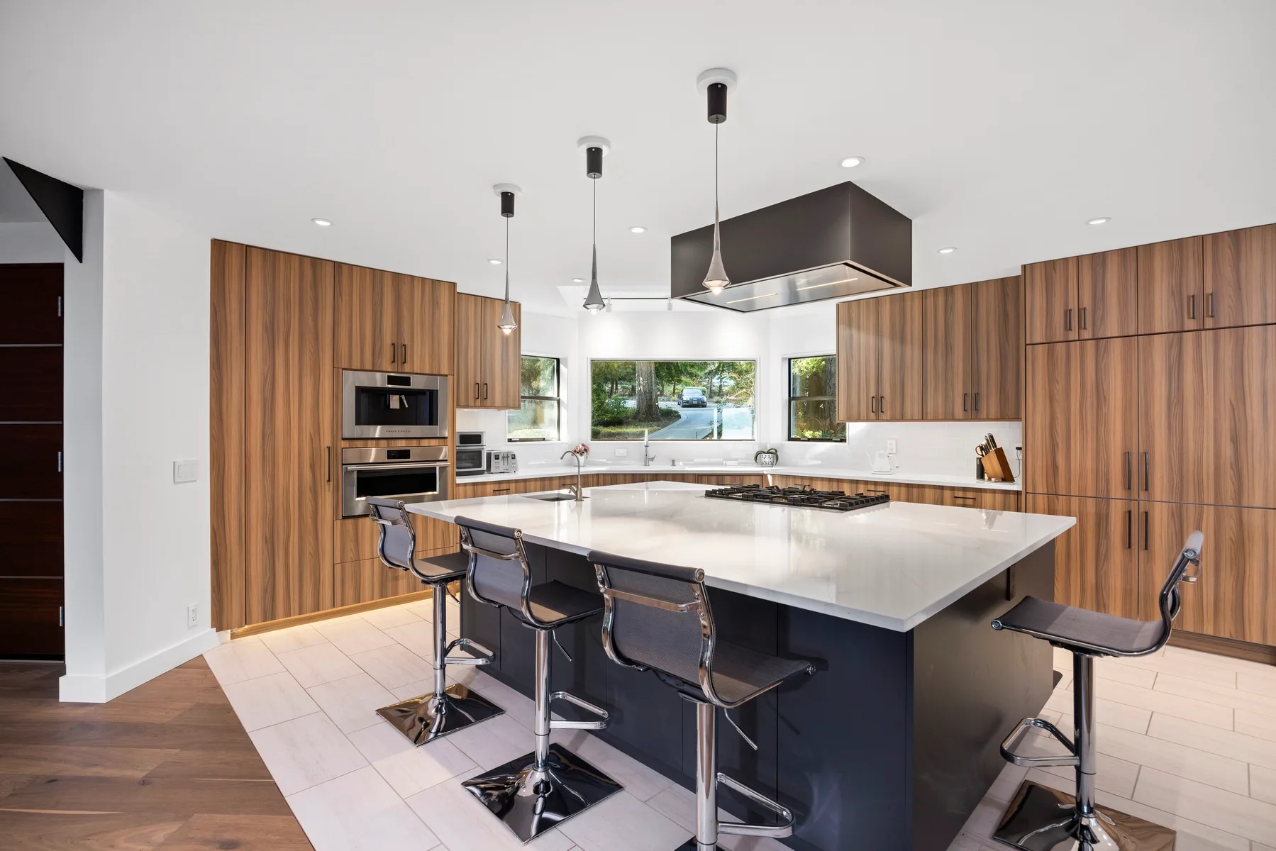 Lake Whatcom Beachfront Villa