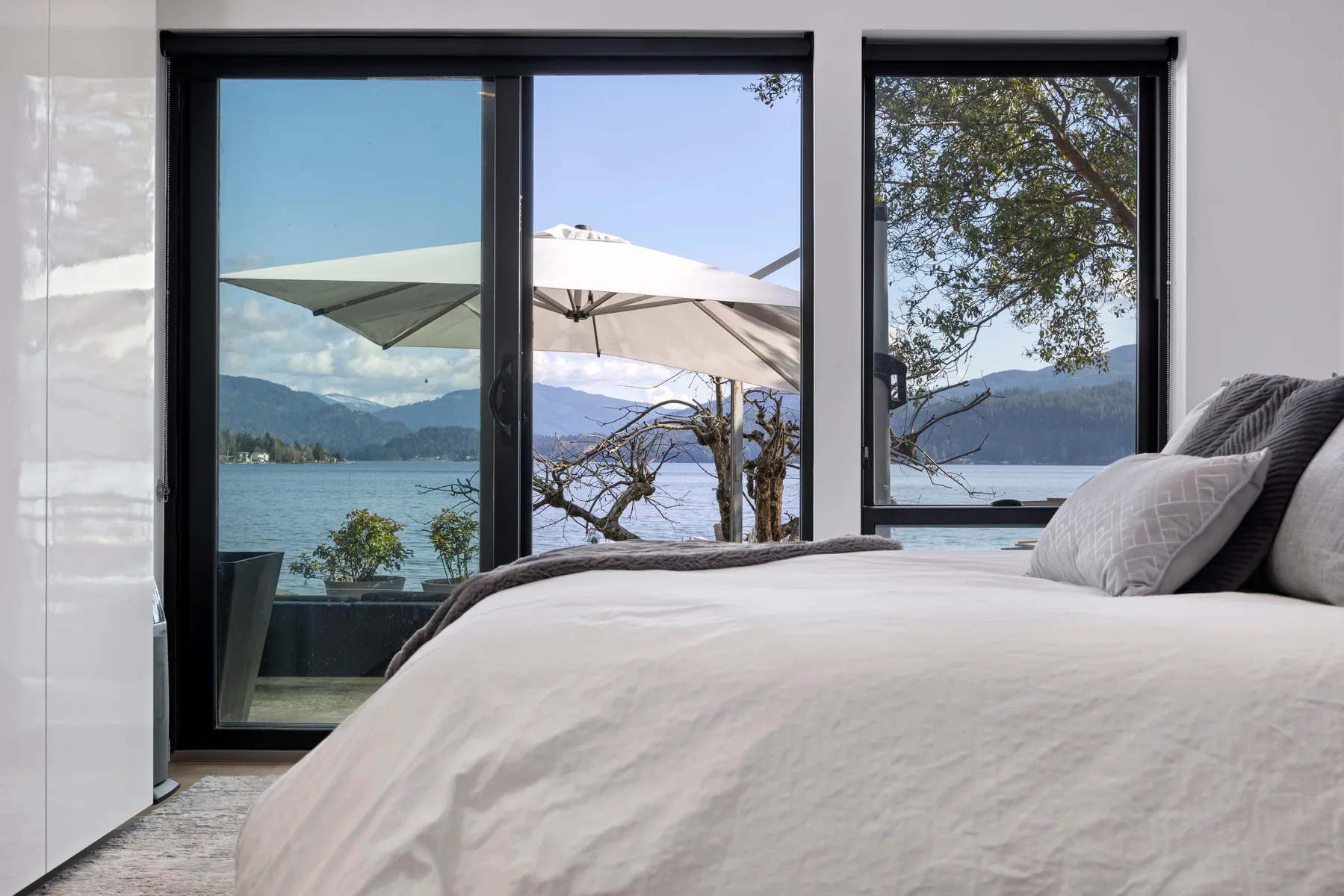 Lake Whatcom Beachfront Villa