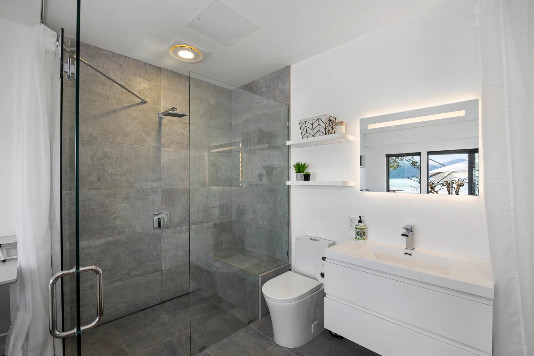 Lake Whatcom Beachfront Villa