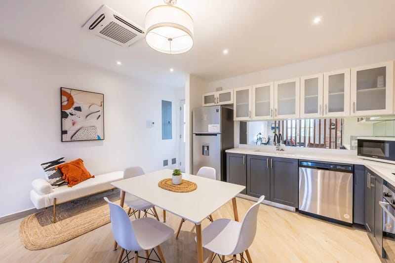 Refined 1BR in Casco Antiguo w/ Balcony