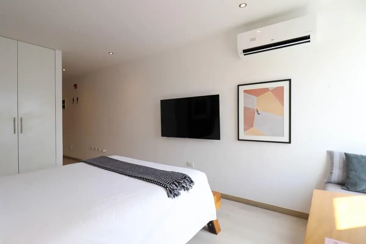Spacious Loft w/AC in Barranco