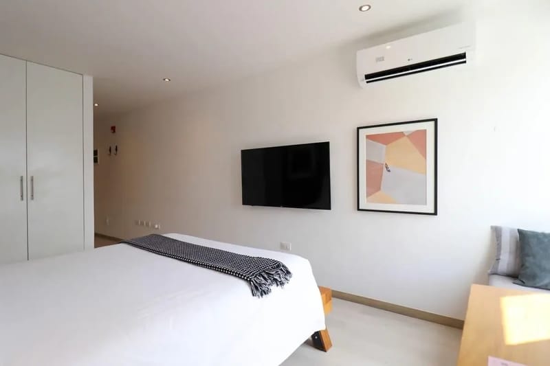 Spacious Loft w/AC in Barranco