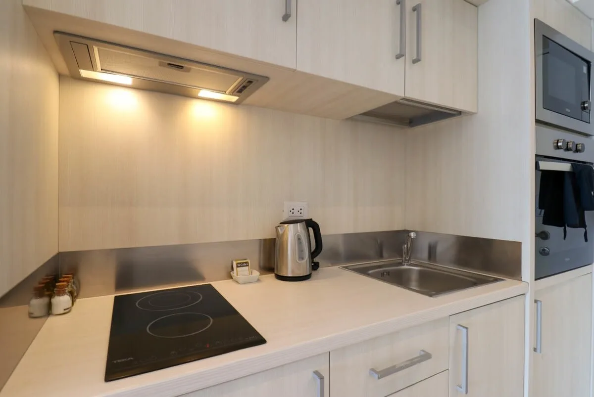 Spacious Loft w/AC in Barranco
