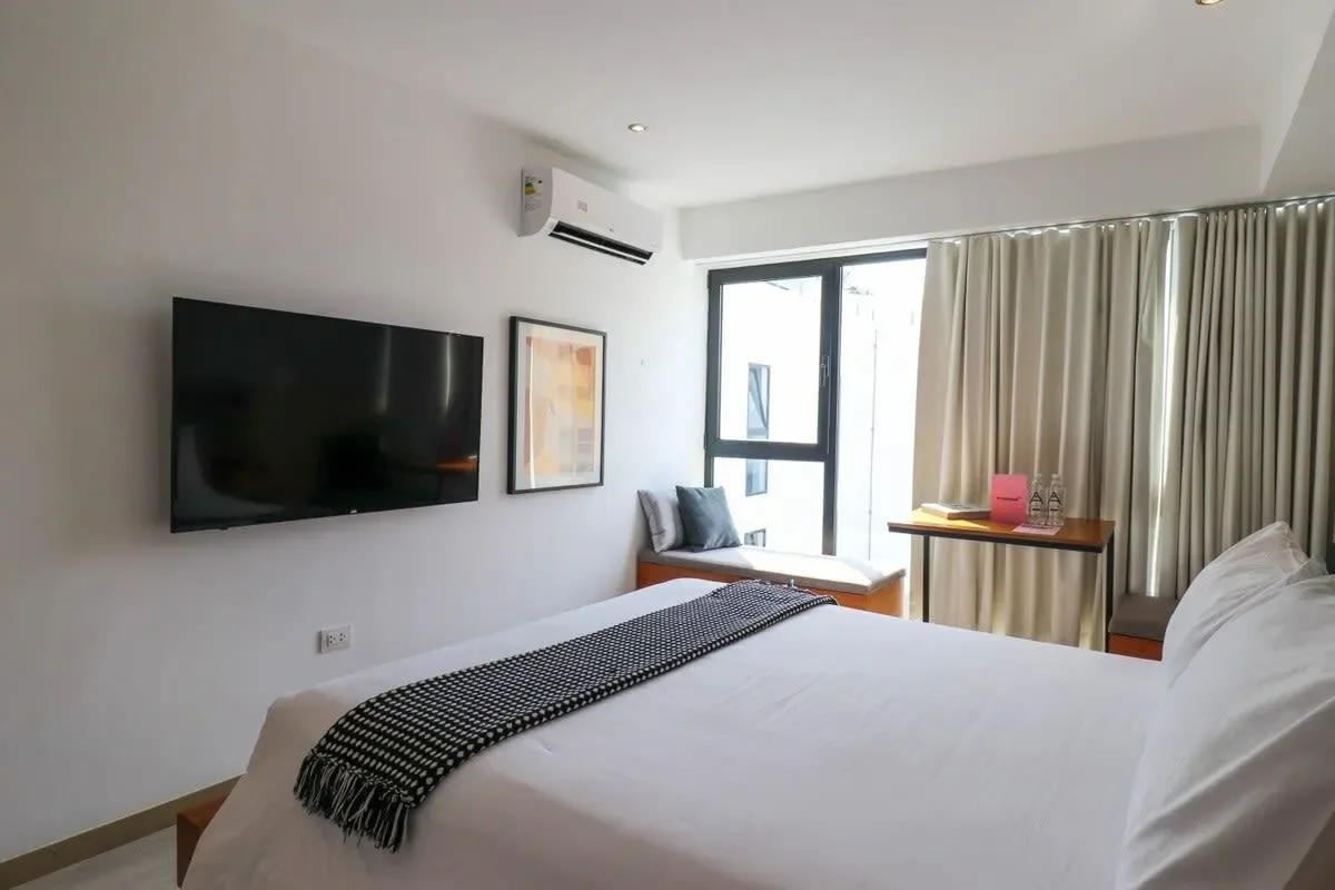 Spacious Loft w/AC in Barranco