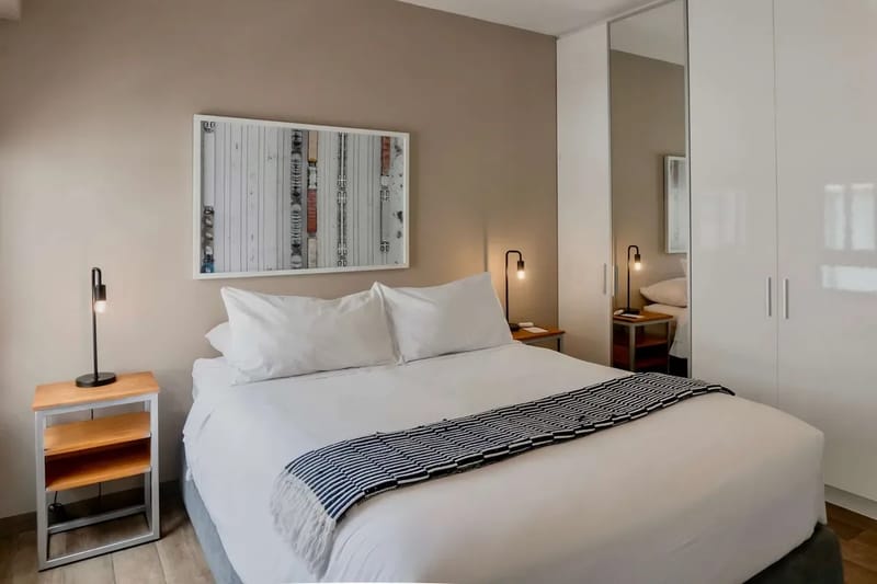 High Ceiling and Classy 2BR in Miraflores