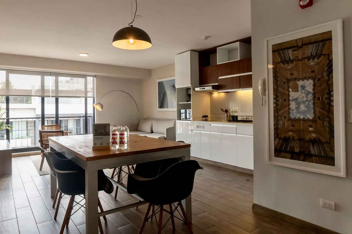 High Ceiling and Classy 2BR in Miraflores