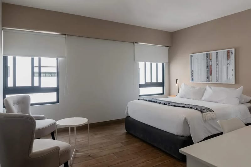 High Ceiling and Classy 2BR in Miraflores